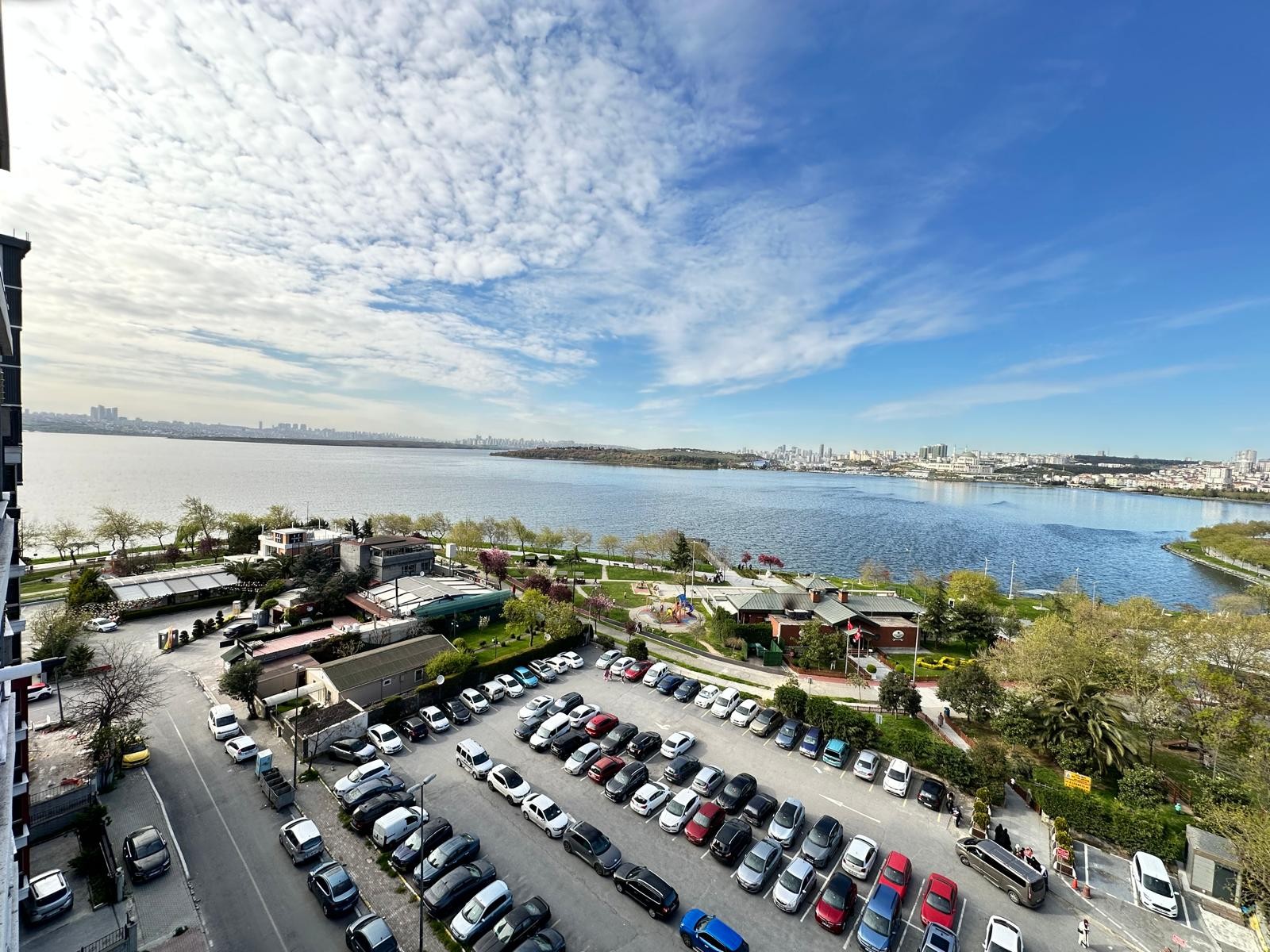 للاستثمار الرابح علي قناة اسطنبول الجديدة شقة غرفتين وصالة باطلالة بحرية للبيع 2025